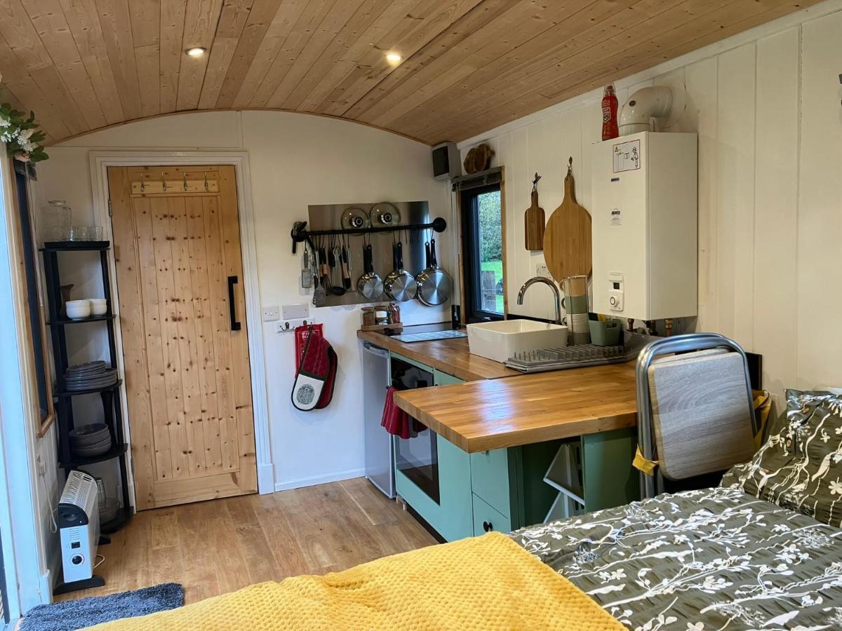1 Bed Converted Railway Wagon Near Crickhowell Exterior foto